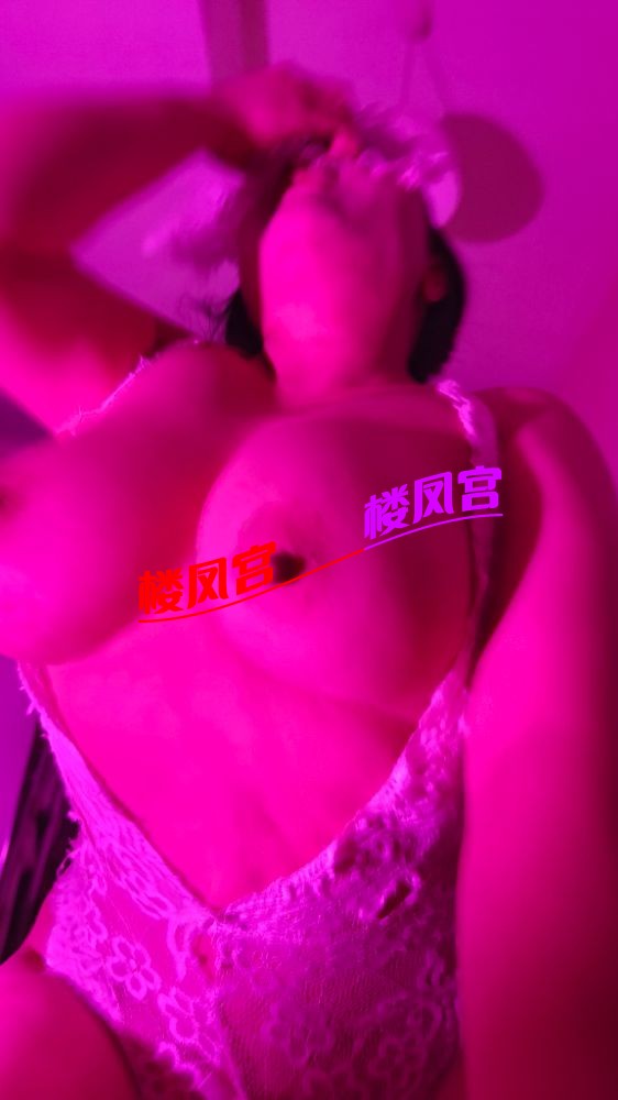 一来就让我选服装，话可以录视频，哈哈哈